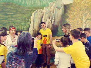 Учениците на ОУ “Св. Св. Кирил и Методий” гр. Мездра Учениците на ОУ “Св. Св. Кирил и Методий” гр. Мездра